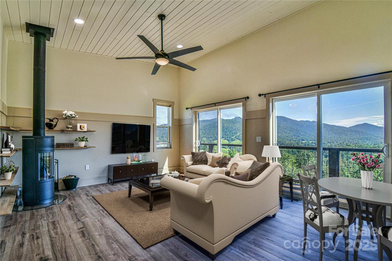 93 Old Stewart Rd., Weaverville, NC 28787