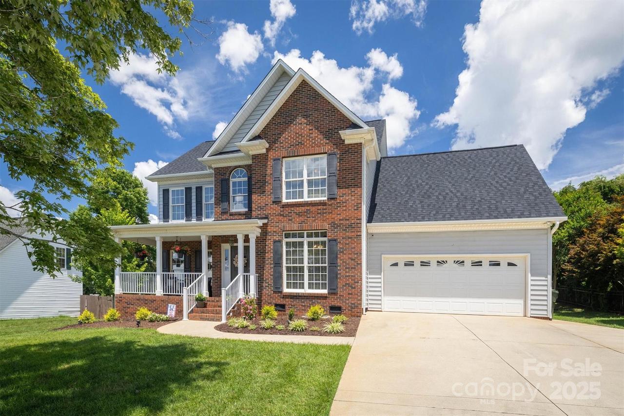 2574 Ironwood Dr., Hickory, NC 28602