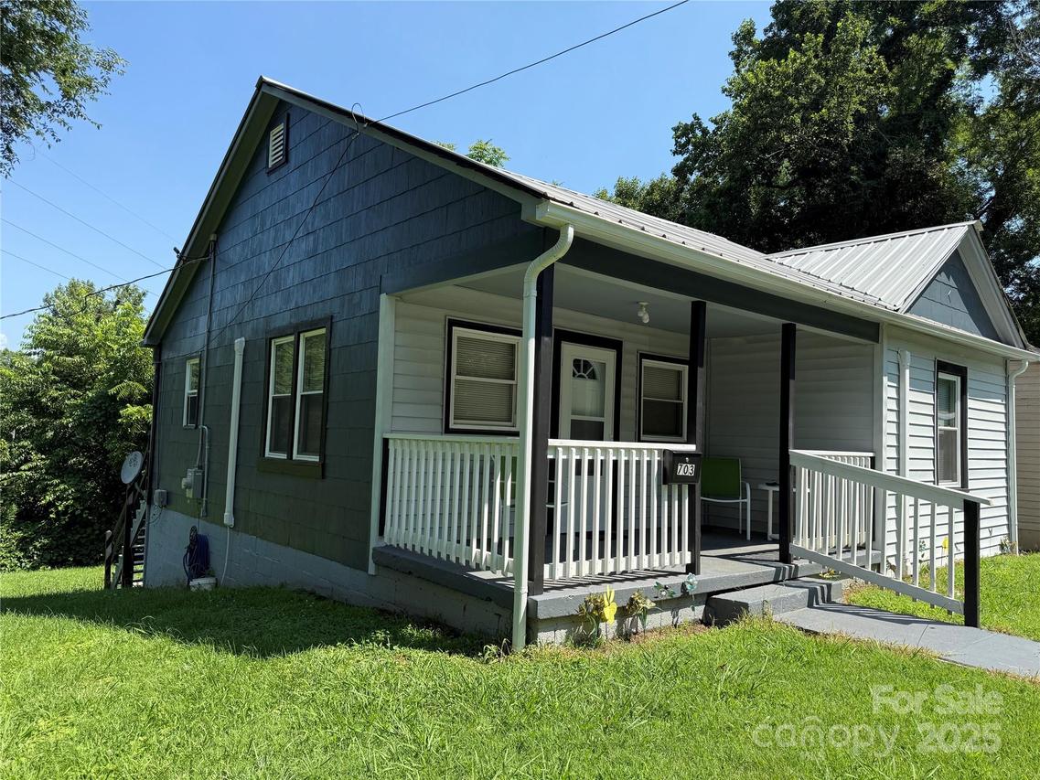 703 Stage St., Lenoir, NC 28645