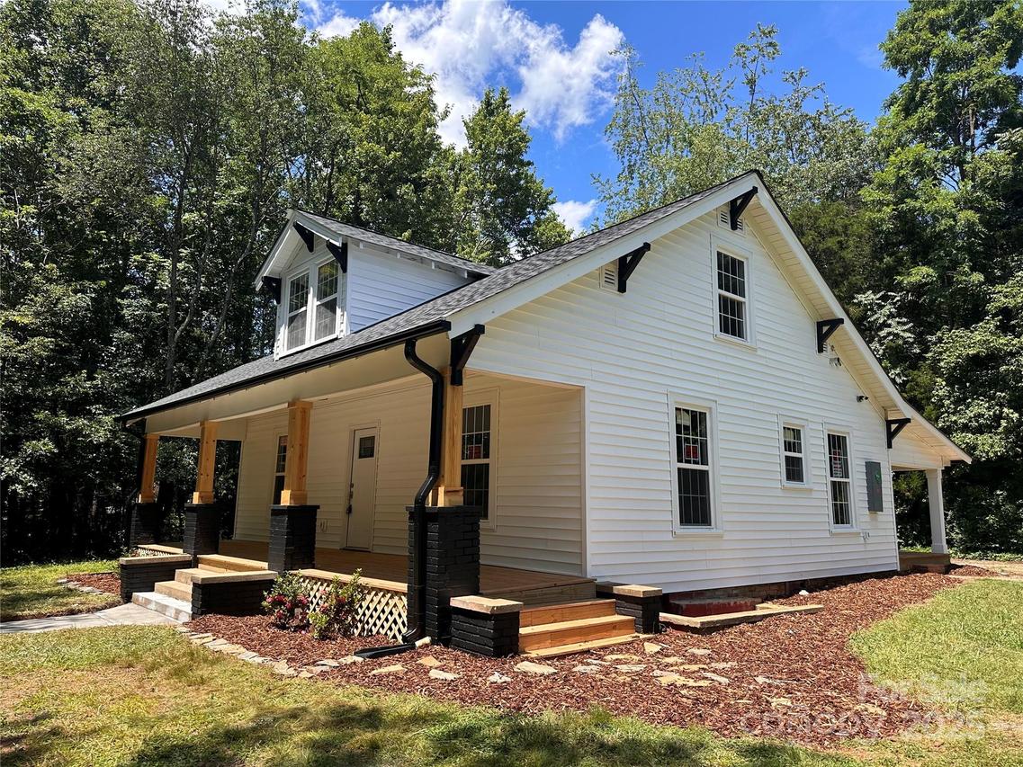 1805 Swan Dr., Lenoir, NC 28645