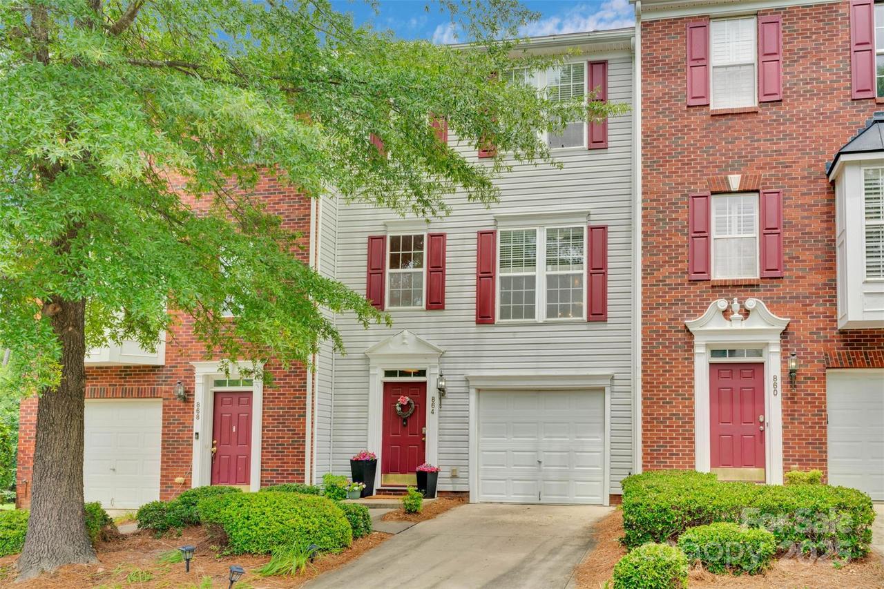 864 Tiger Ln., Charlotte, NC 28262