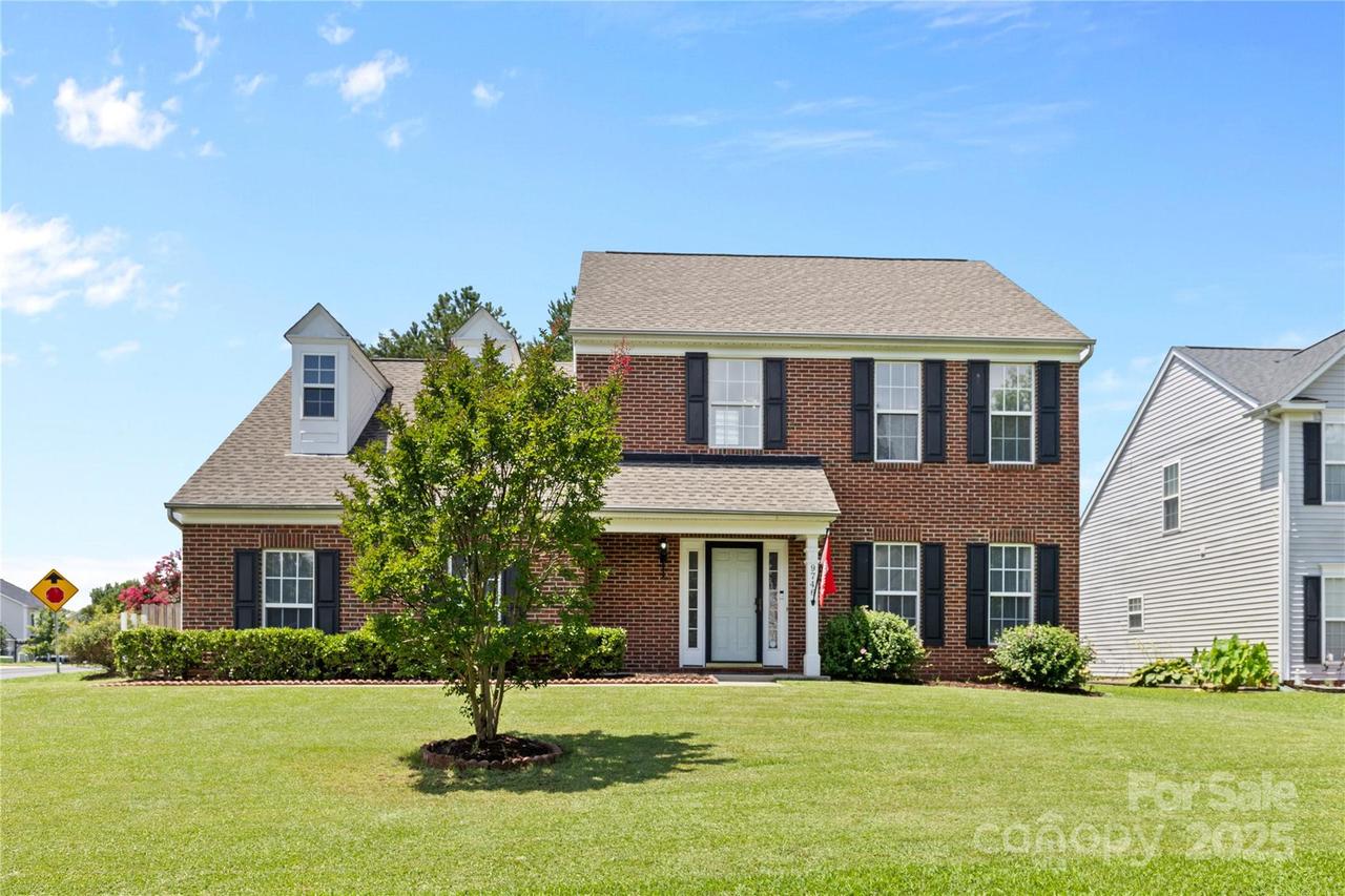 9746 Holly Park Dr., Charlotte, NC 28214