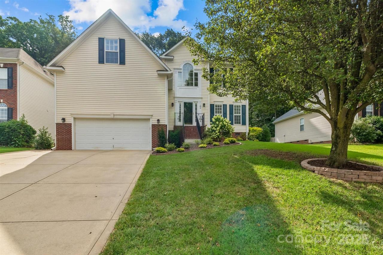 164 Flowering Grove Ln., Mooresville, NC 28115