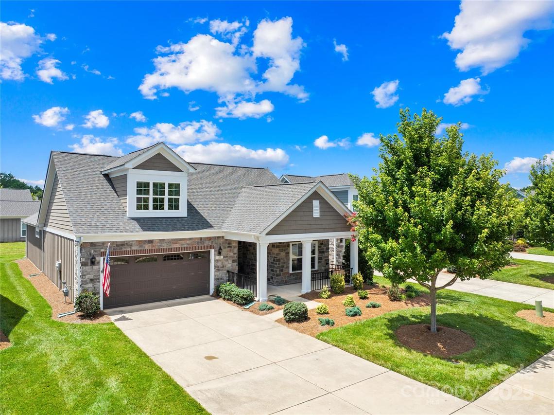 135 Valleymist Ln., Mooresville, NC 28117