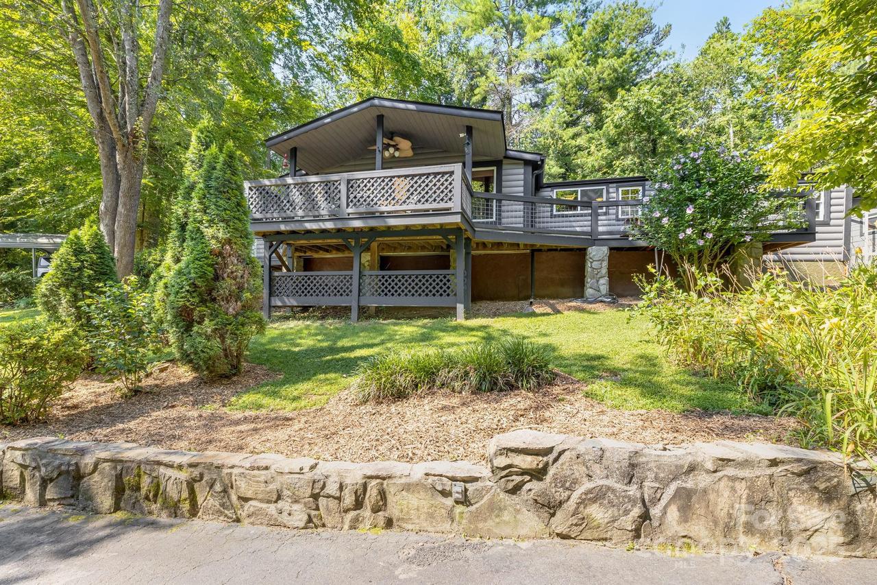 19 Timbers Edge Ln., Fairview, NC 28730