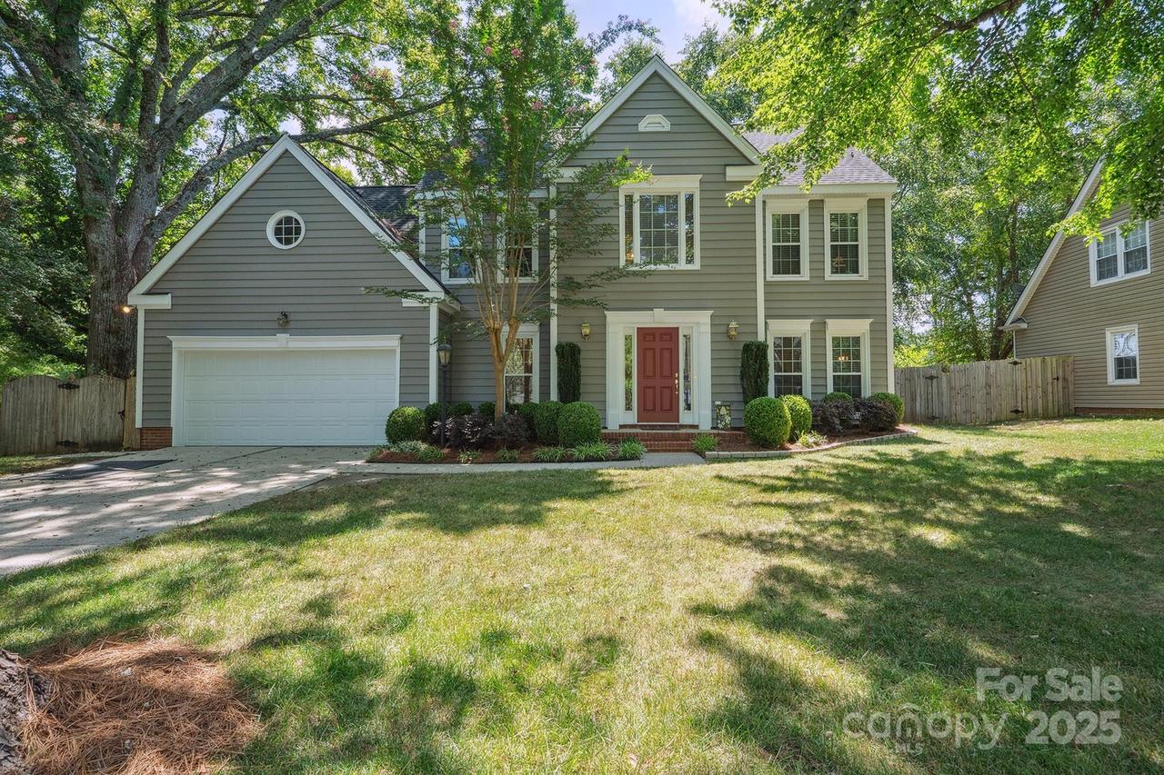 2729 Edgebrook Cir., Matthews, NC 28105