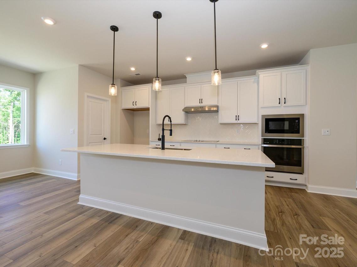 816 Flintside Ln., Charlotte, NC 28217
