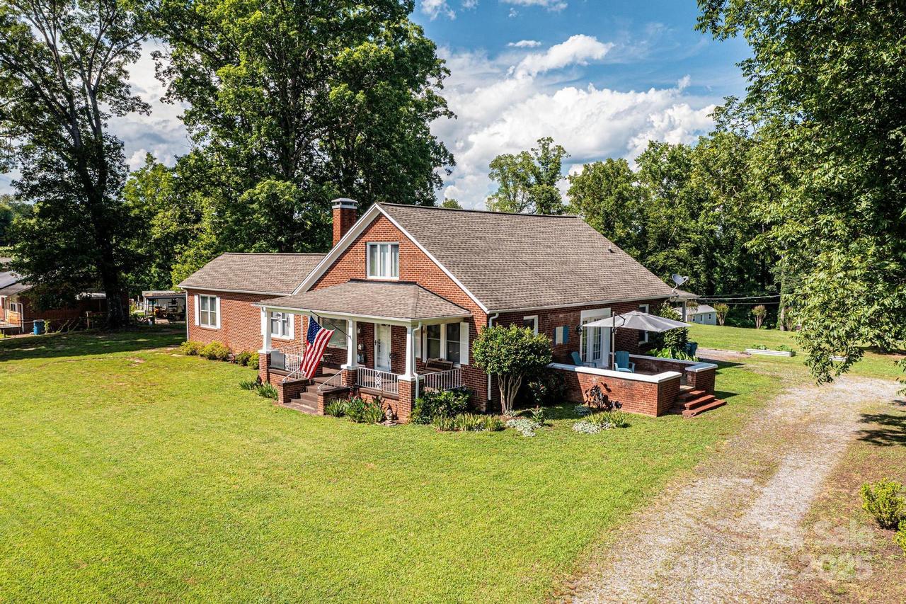 2035 Kool Park Rd., Hickory, NC 28601