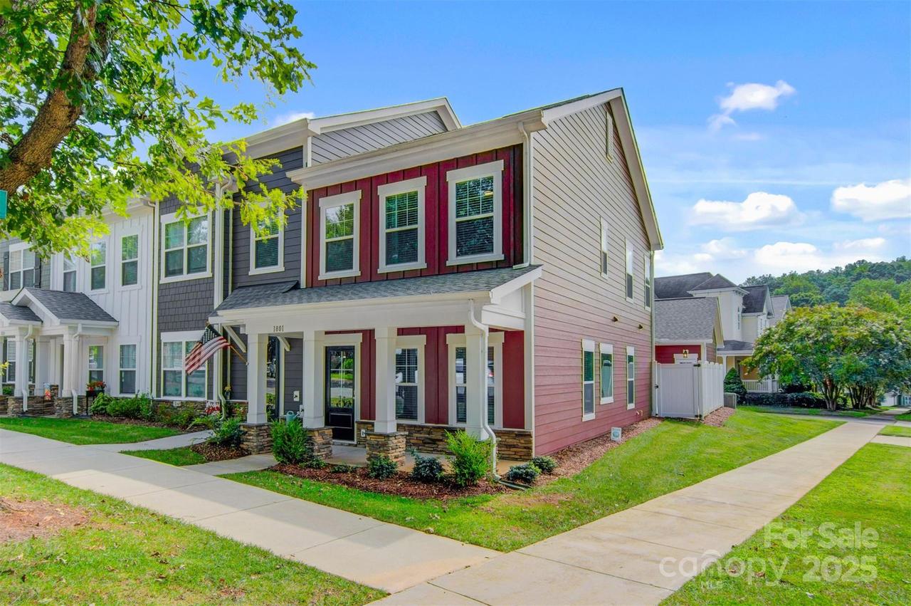 1801 Edgewater Dr., Conover, NC 28613