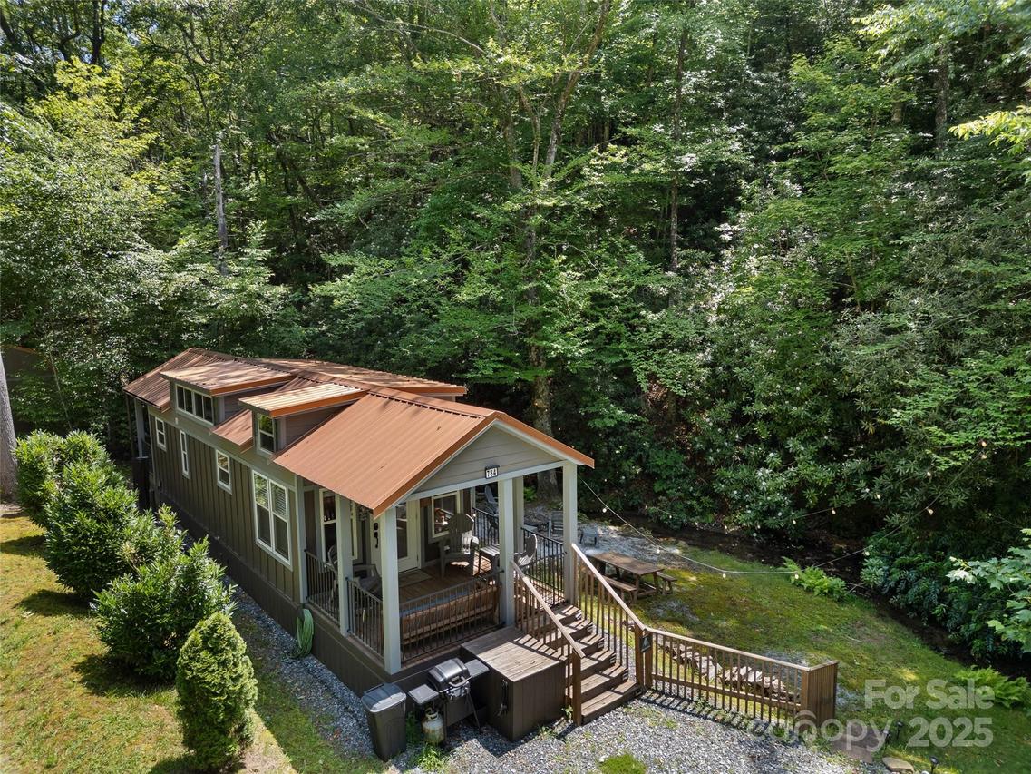784 Carson Creek Rd., Brevard, NC 28712