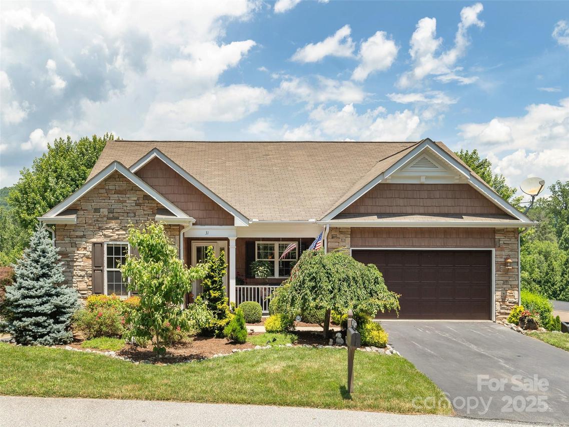 31 Headwater Dr., Hendersonville, NC 28739