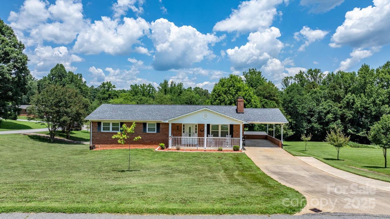 100 Pinecrest Ct., Taylorsville, NC 28681