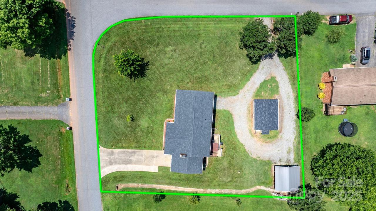 100 Pinecrest Ct., Taylorsville, NC 28681