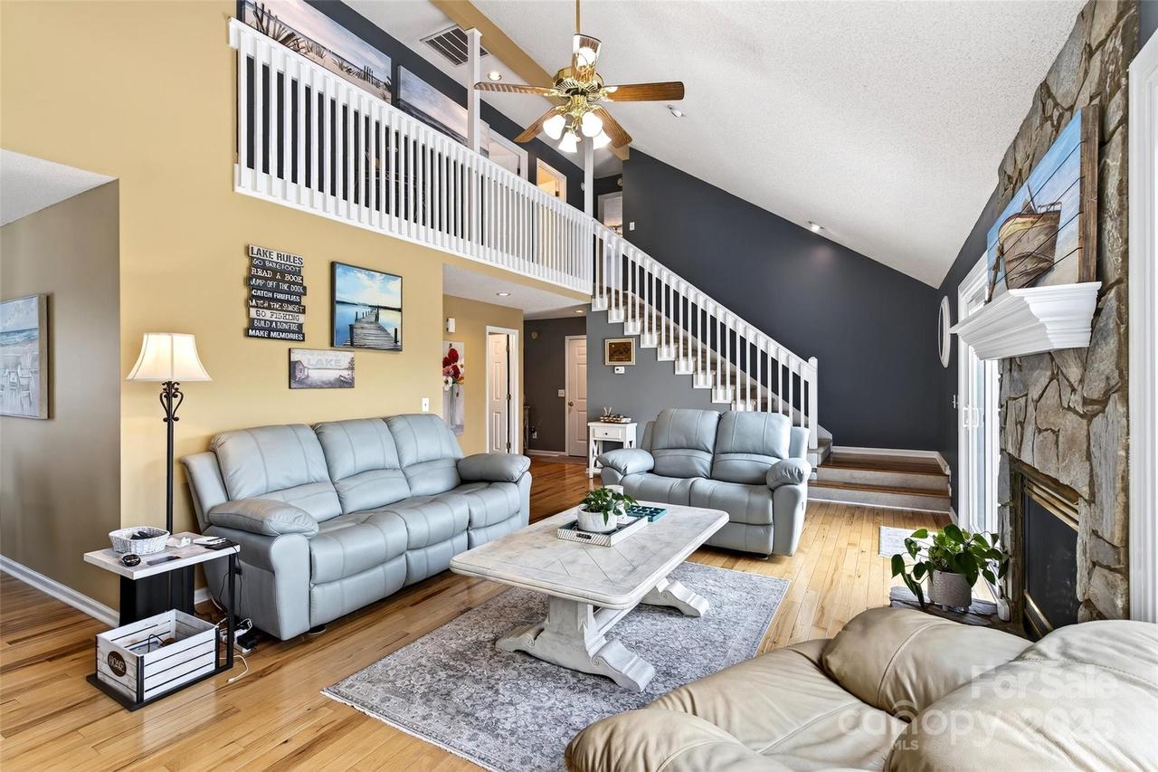 137 Lakeside Dr., Marion, NC 28752