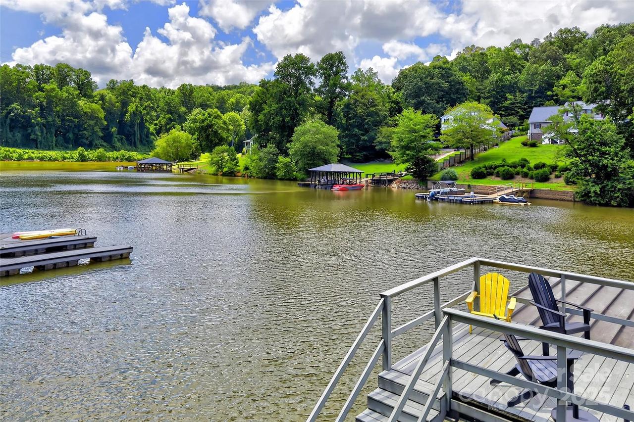 137 Lakeside Dr., Marion, NC 28752