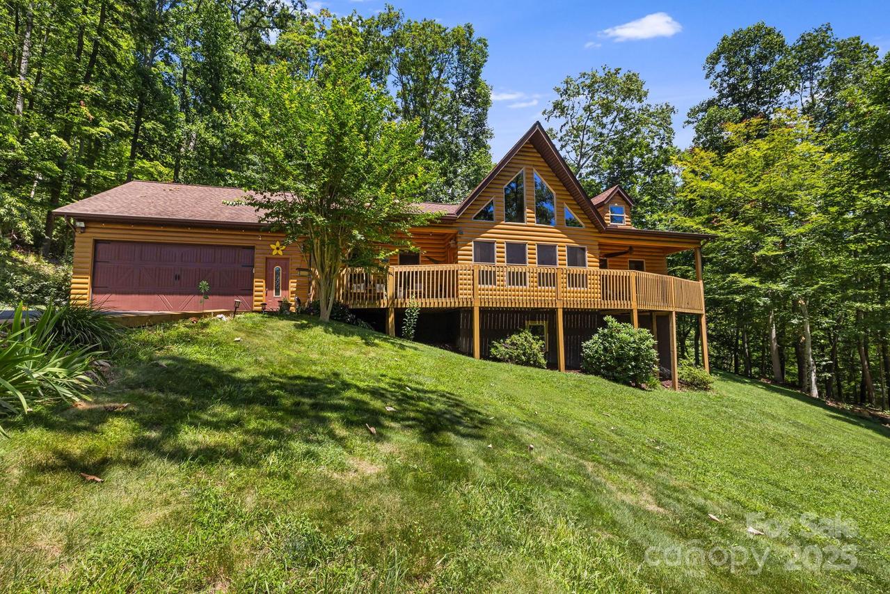 66 Volunteer Dr., Burnsville, NC 28714