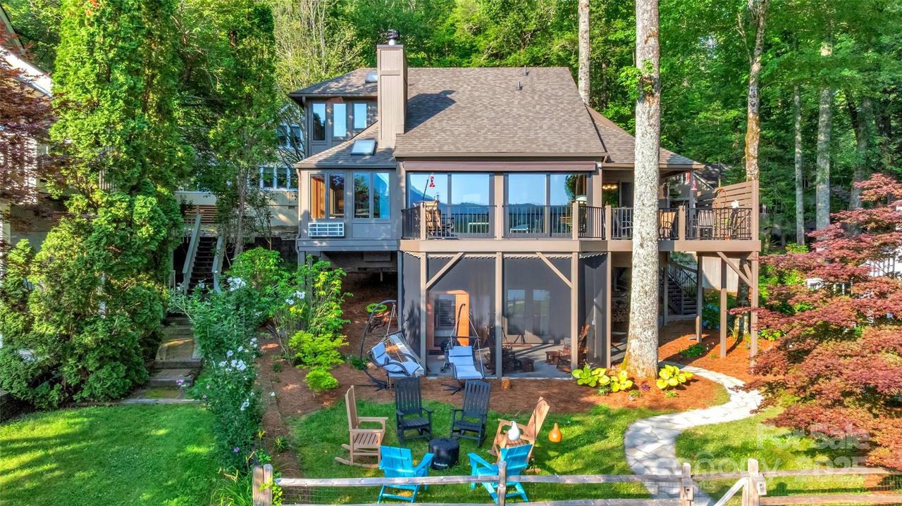 35 Toxaway Landing Dr., Lake Toxaway, NC 28747