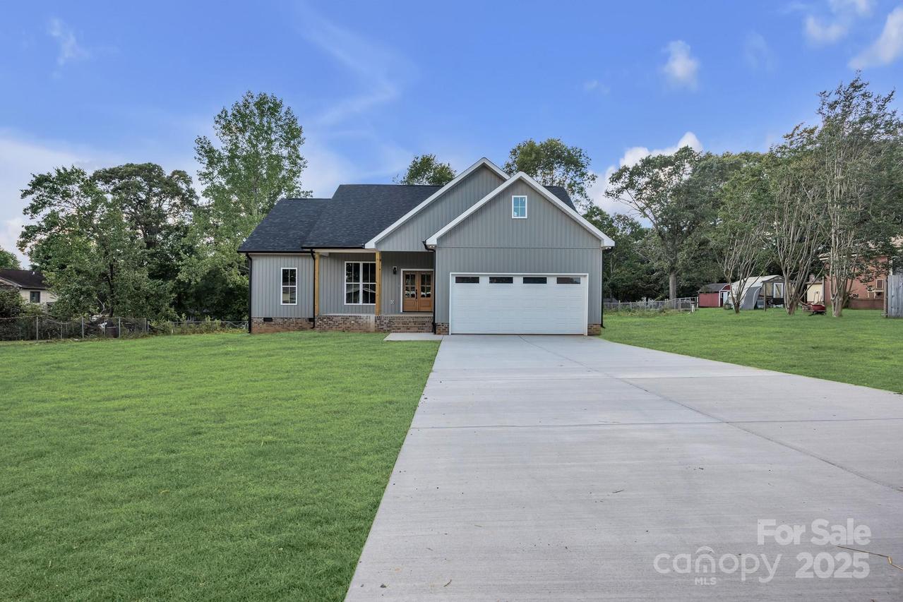 1909 33rd St., Hickory, NC 28601