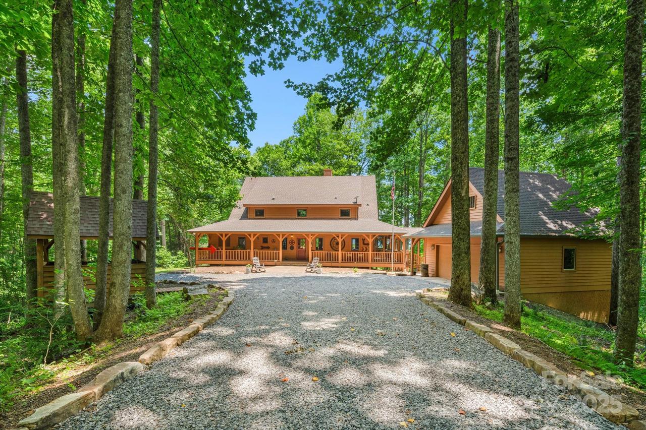 492 Henry Mountain Rd., Brevard, NC 28712