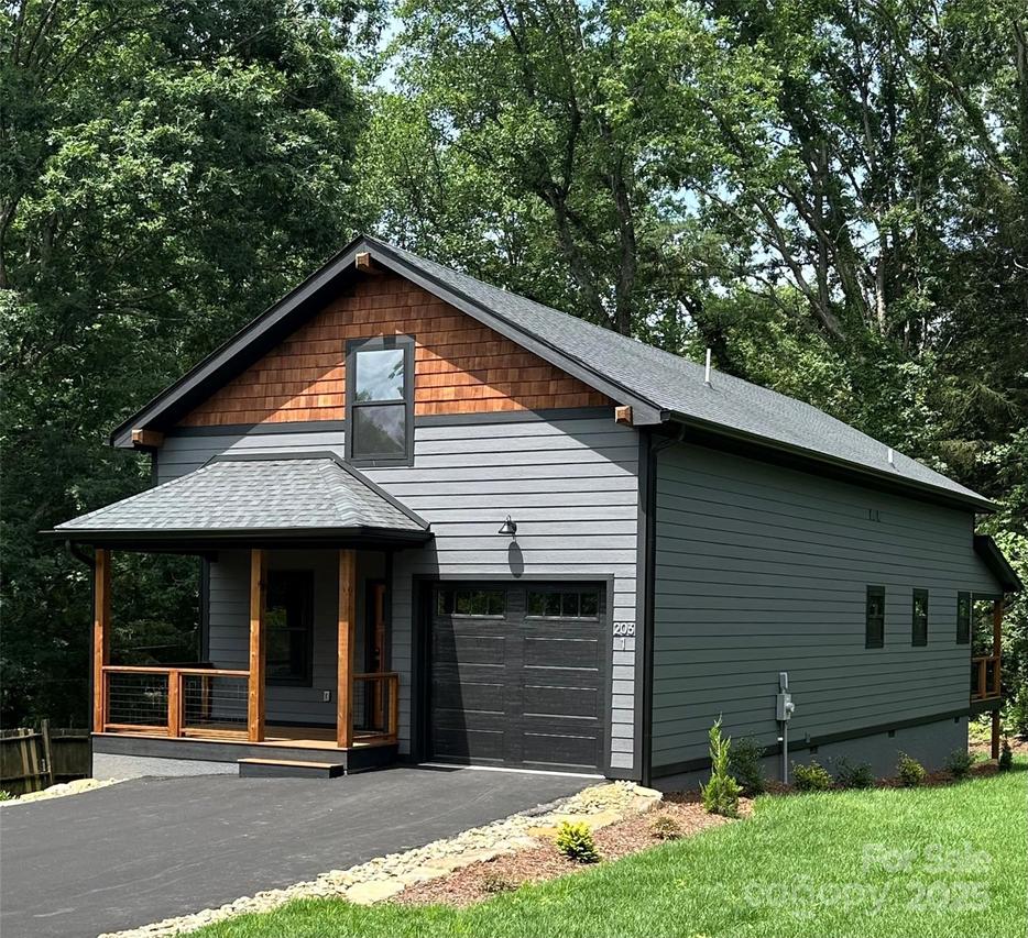 203 1 S Oconeechee Ave., Black Mountain, NC 28711