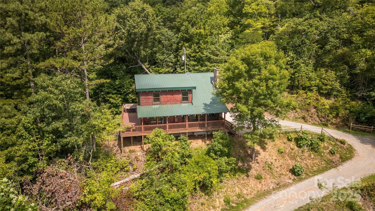 460 Briggs Cove Rd., Robbinsville, NC 28771