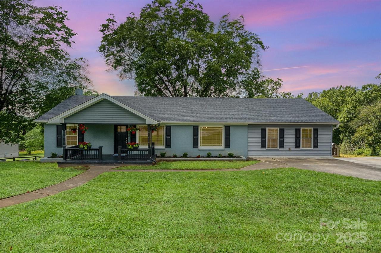 1164 Bradford Mountain Rd., Lenoir, NC 28645