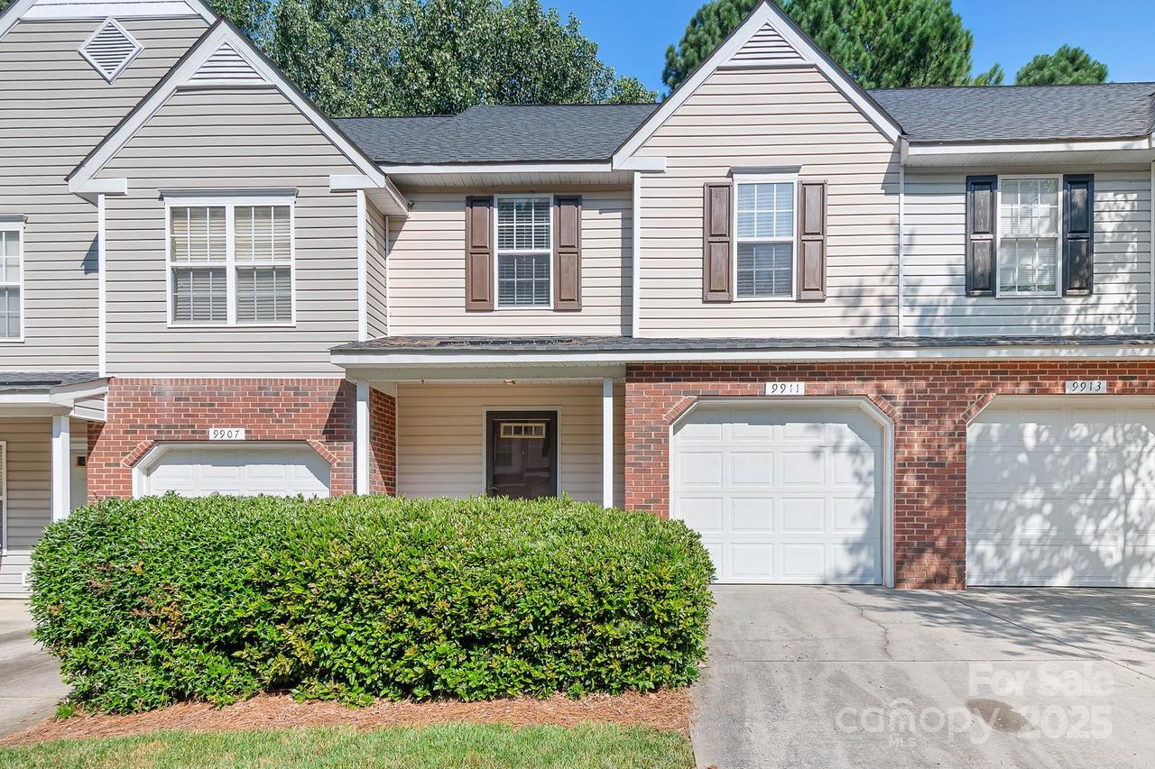 9911 Birch Knoll Ct., Charlotte, NC 28213