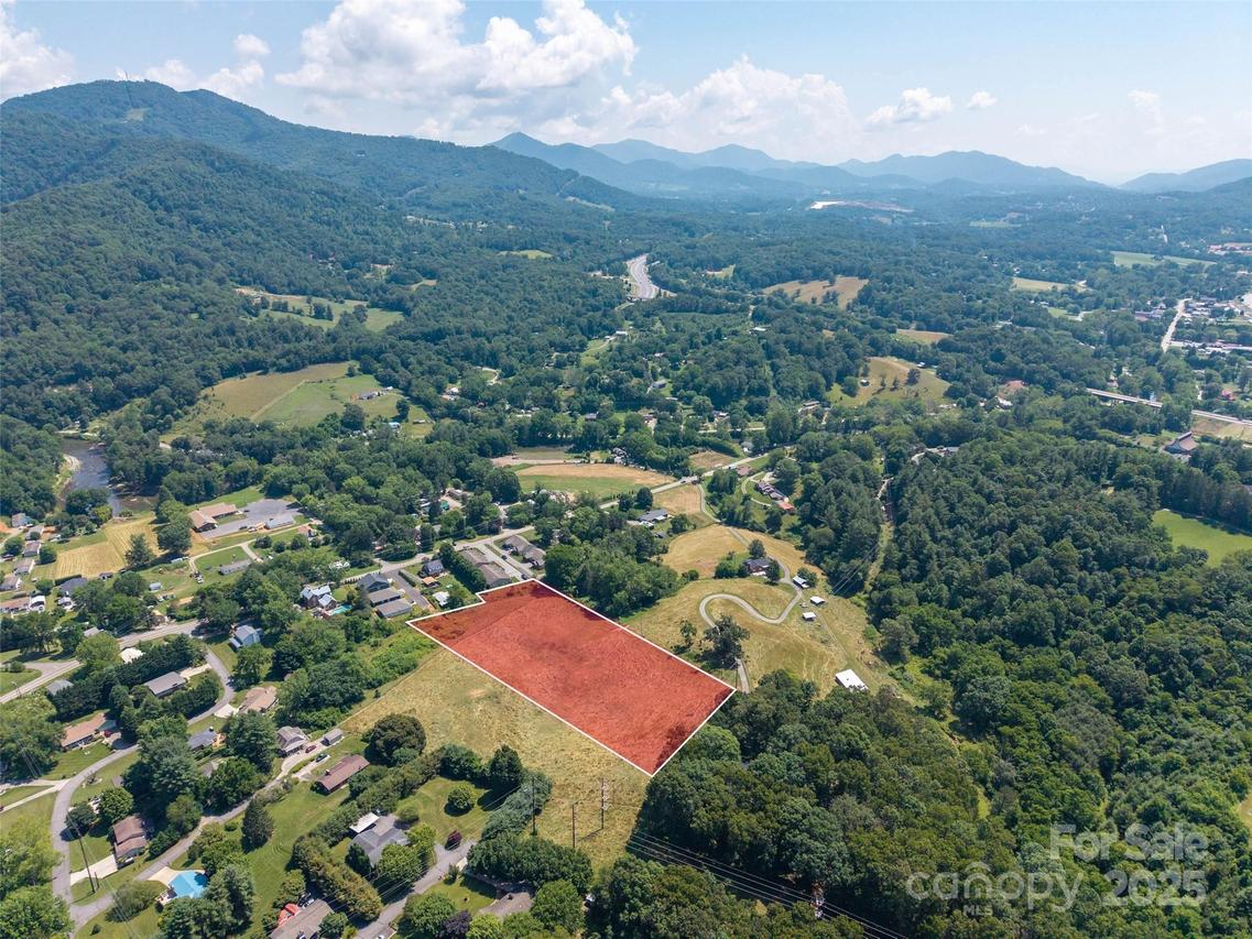 00 Summer Breeze Dr., Clyde, NC 28721