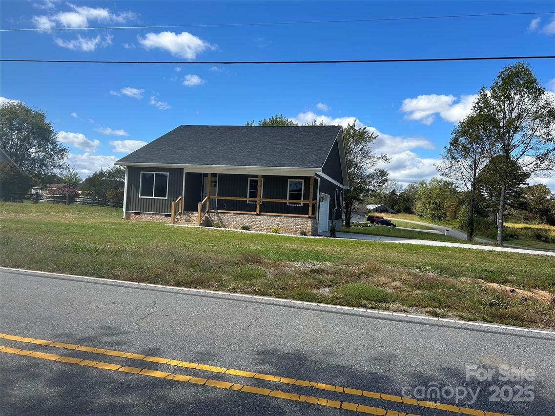 107 Viewmont Ln., Ronda, NC 28670