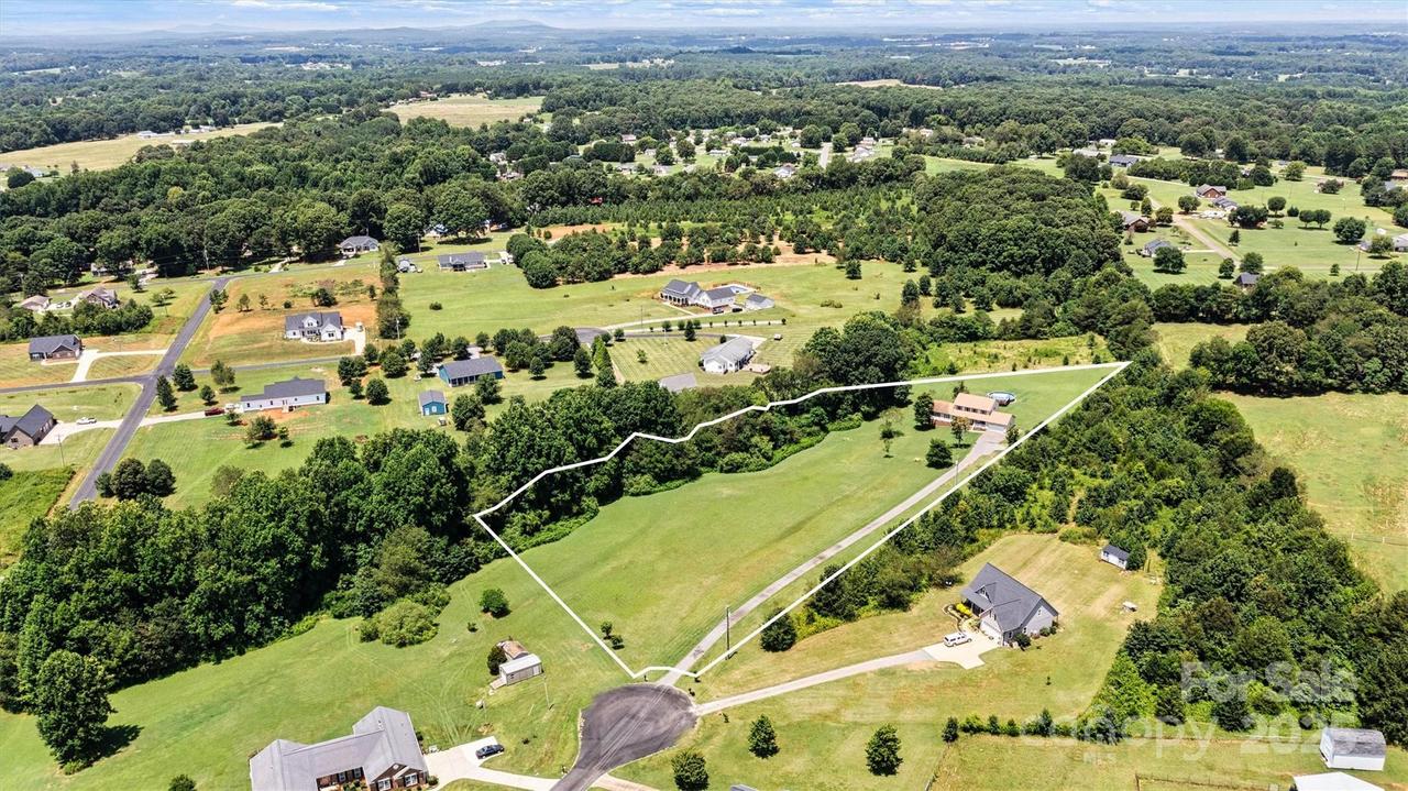 1310 Maple Lee Ct., Crouse, NC 28033