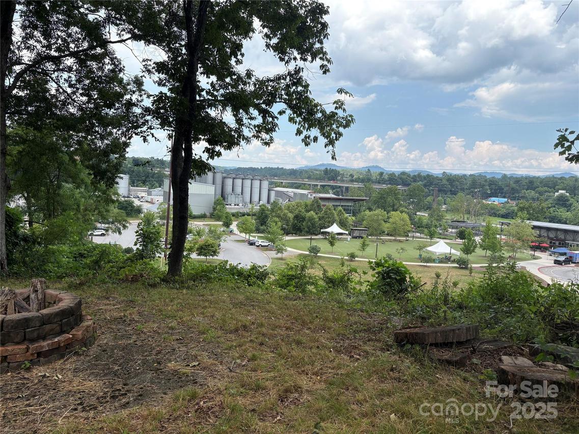 53 Logan Cir., Asheville, NC 28806