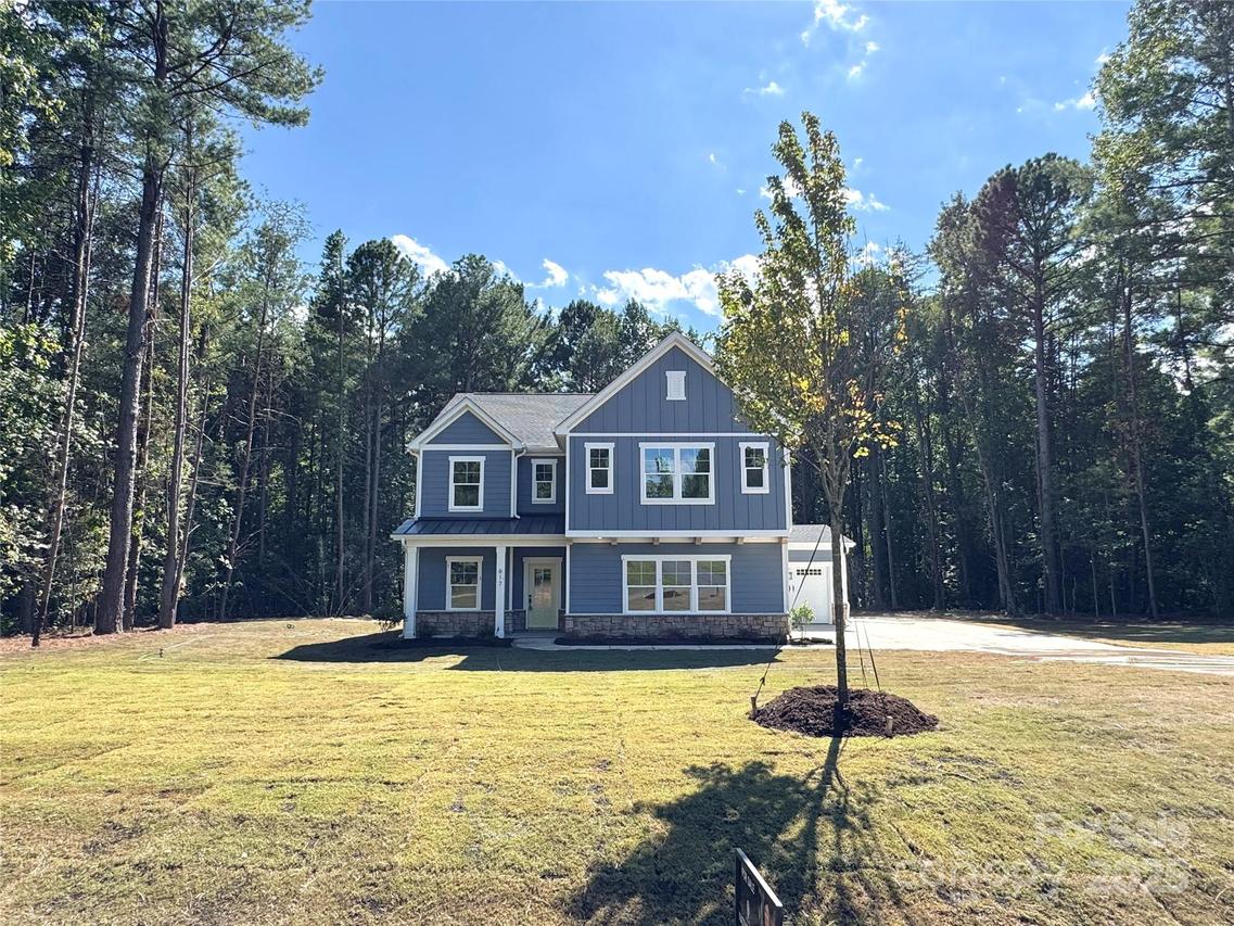 617 Autumnlight Dr., Salisbury, NC 28147