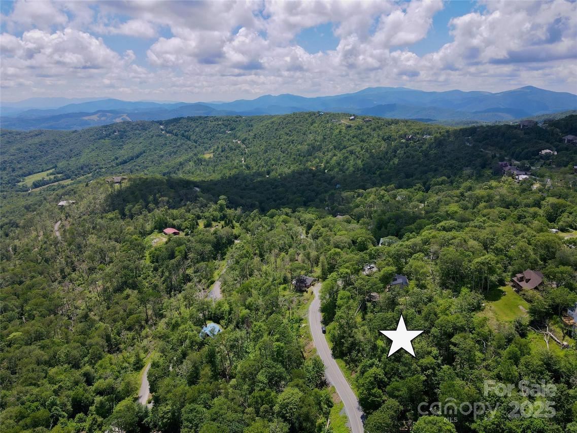 255/256 Grouse Moor Dr., Sugar Mountain, NC 28604