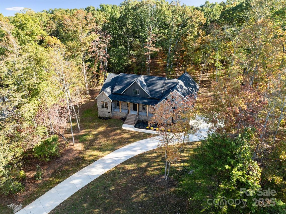 129 Hannaford Pl., Gastonia, NC 28052