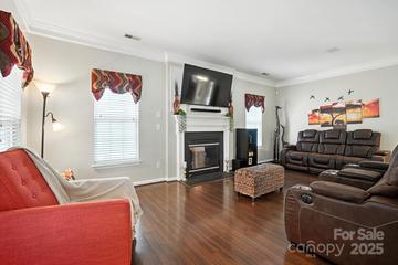 8837 Cedar Run Way, Charlotte, NC 28273