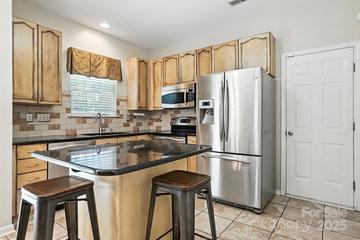 8837 Cedar Run Way, Charlotte, NC 28273