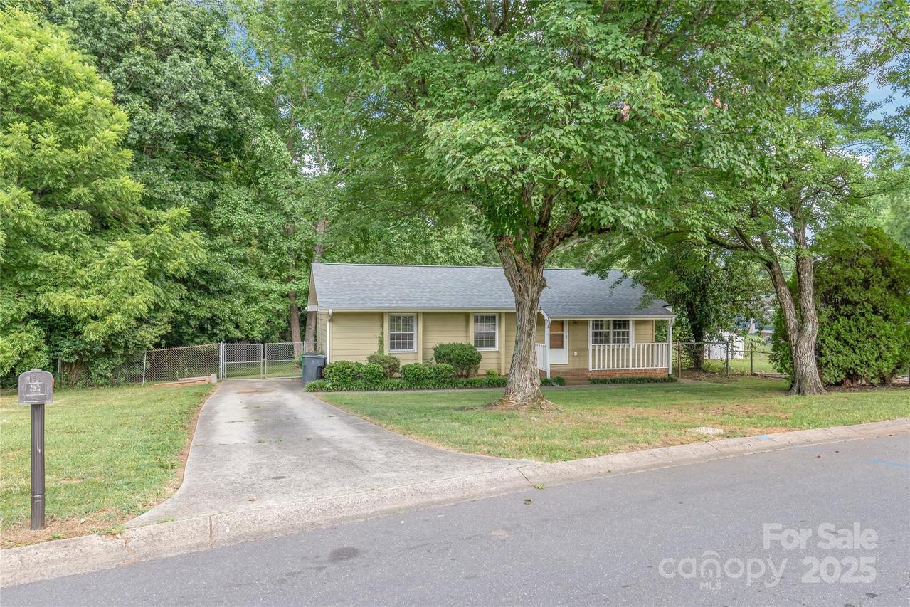 3312 Autumn Ridge Dr., Charlotte, NC 28269