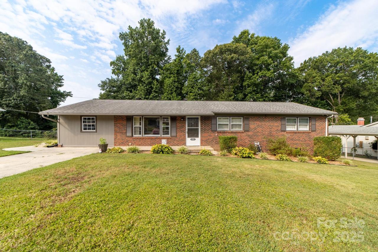 2509 Woodbridge Dr., Gastonia, NC 28056