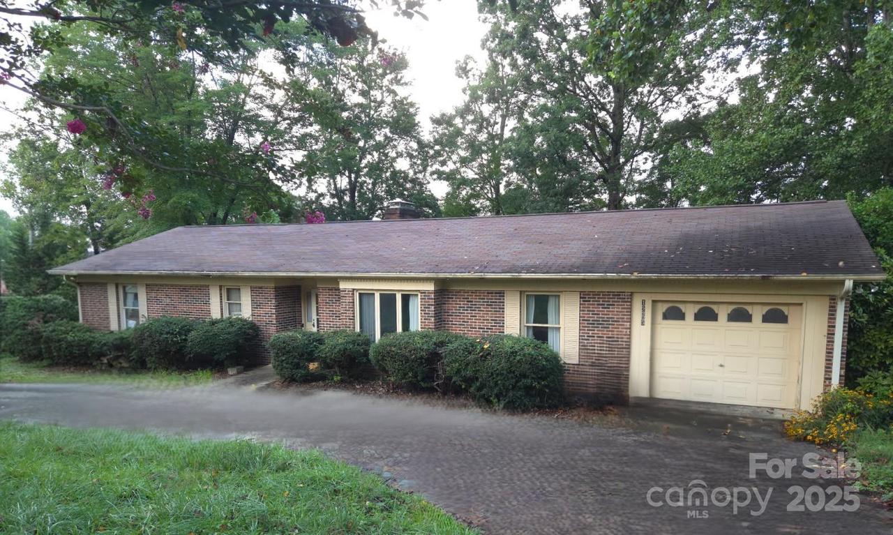 1265 Delwood Dr. #8, Lenoir, NC 28645