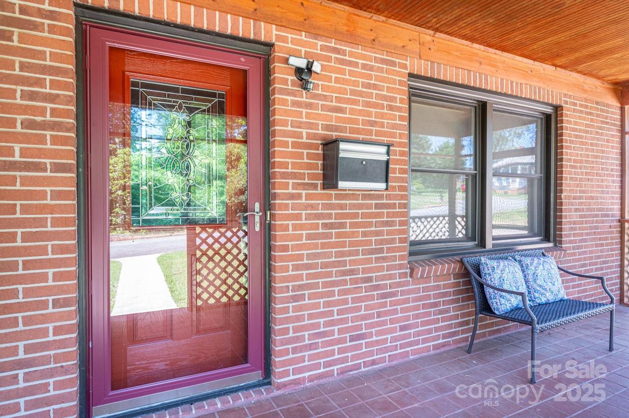 302 Planetree Dr., Belmont, NC 28012