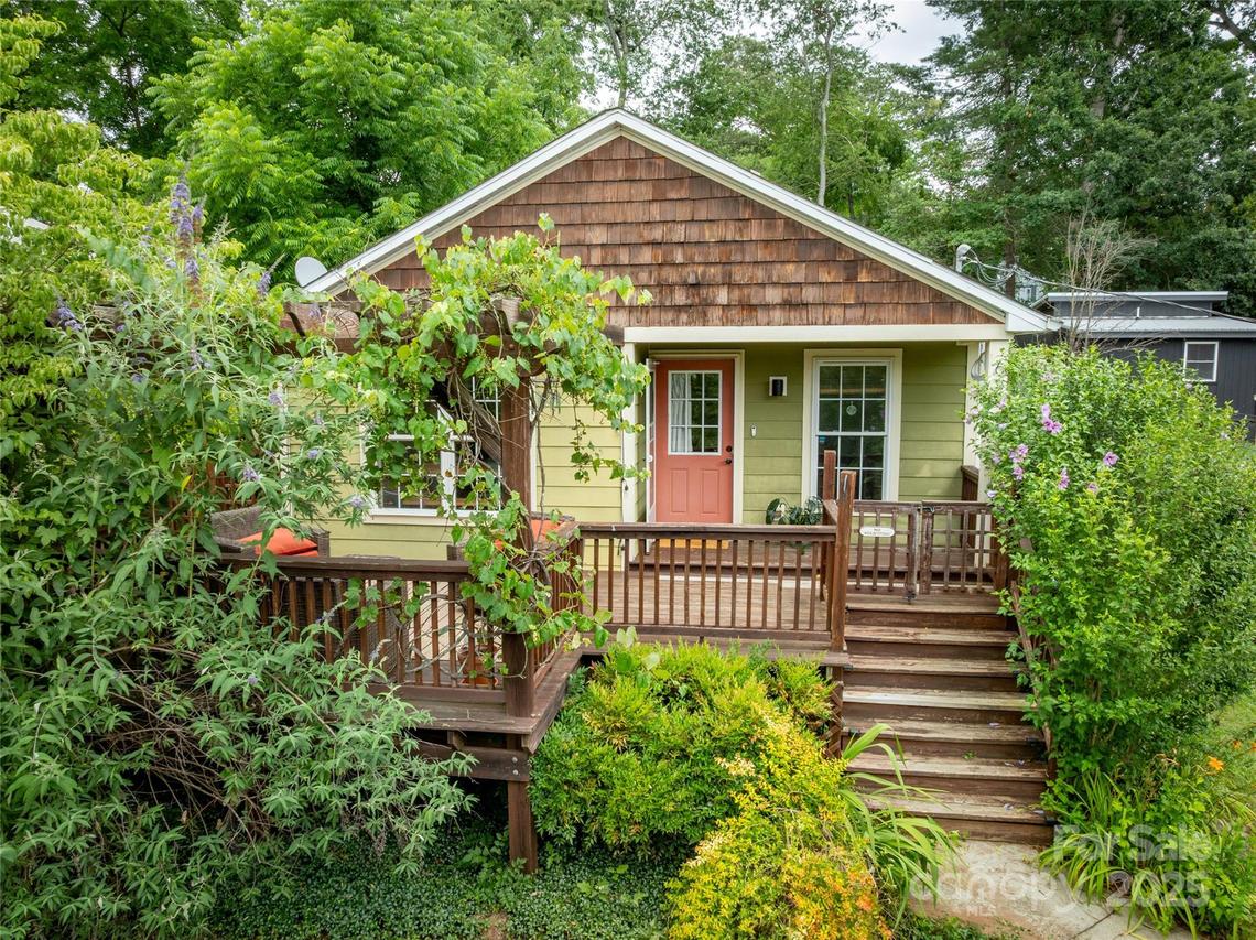 62 Rumbough Pl., Asheville, NC 28806