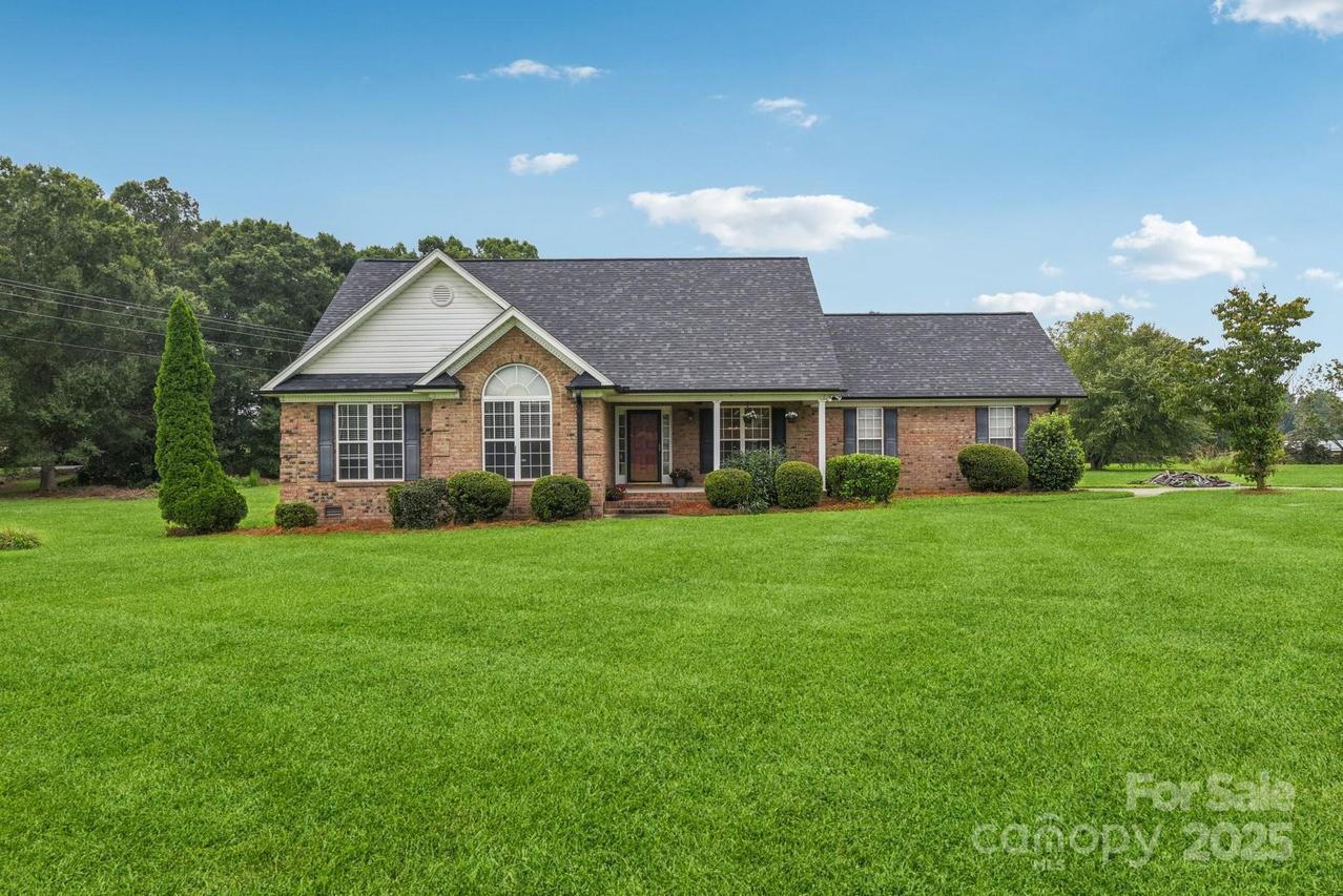 6746 Edwards Farm Ln., Monroe, NC 28110