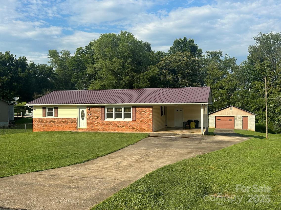 93 Meadow Brook Ln., Marion, NC 28752