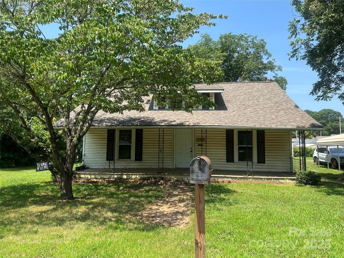 1014 8th St., Statesville, NC 28677