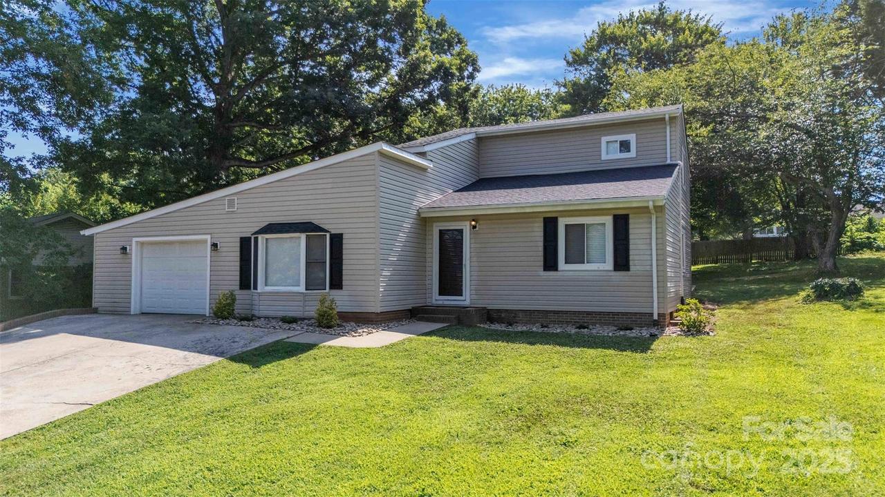 108 Hillsboro Rd., Taylorsville, NC 28681