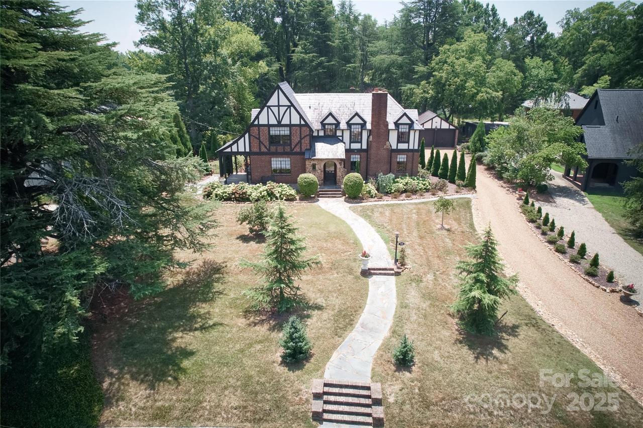 745 N Main St., Mooresville, NC 28115