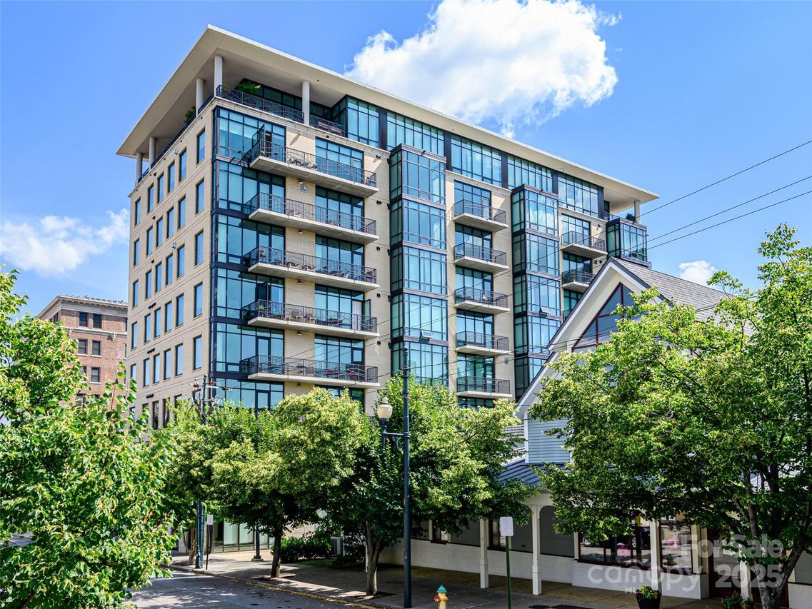 60 N Market St. #402, Asheville, NC 28801