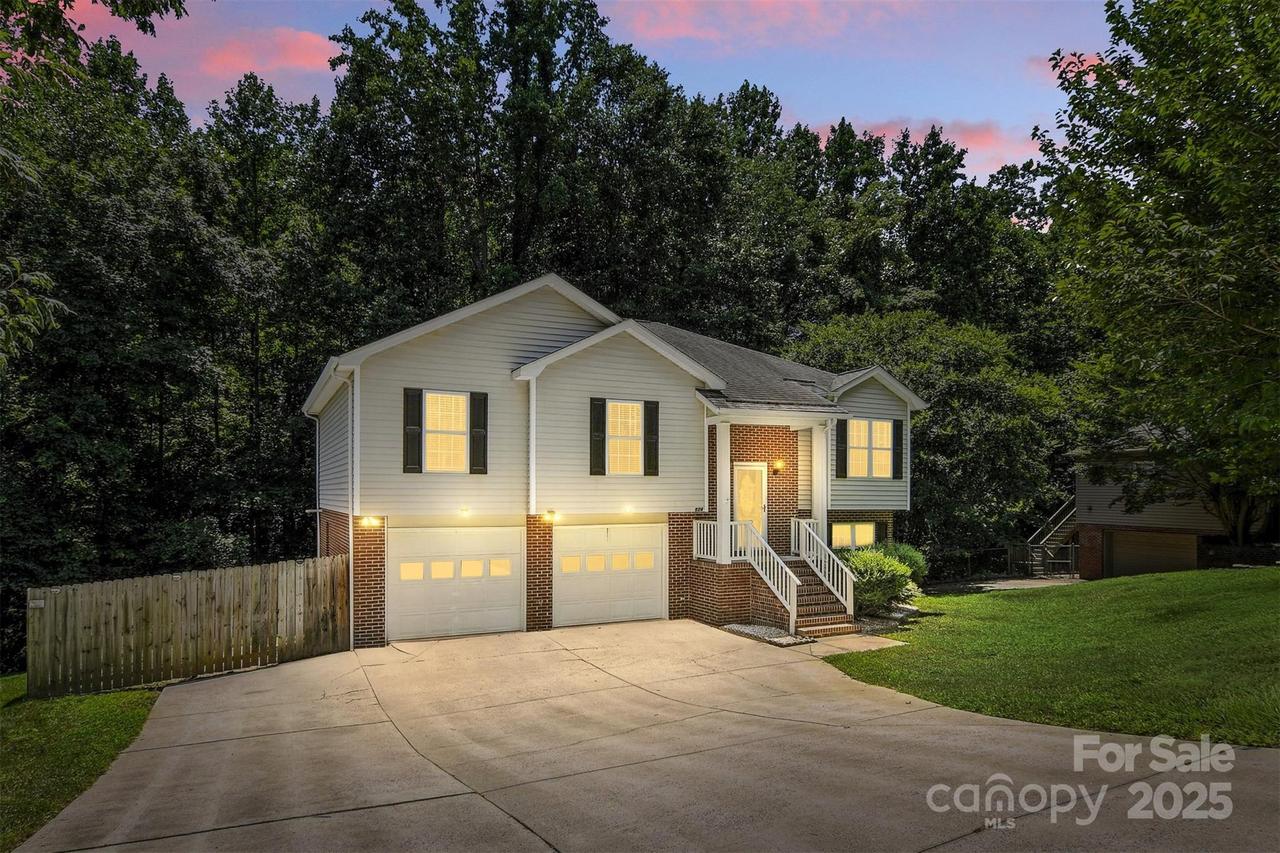 824 17th Avenue Dr., Hickory, NC 28602