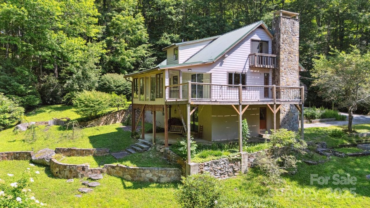 44 Rainbow Rd., Highlands, NC 28741