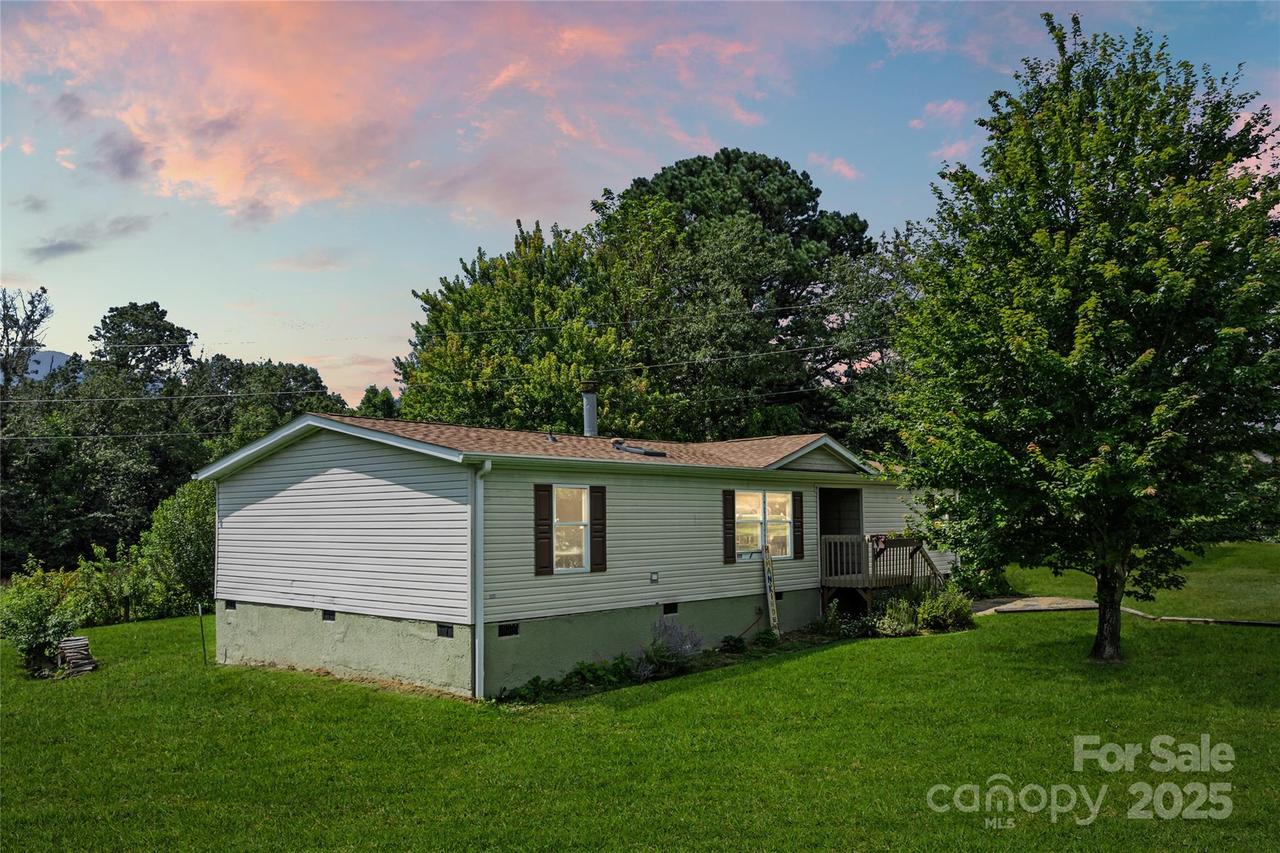 28 Edith Ln., Black Mountain, NC 28711